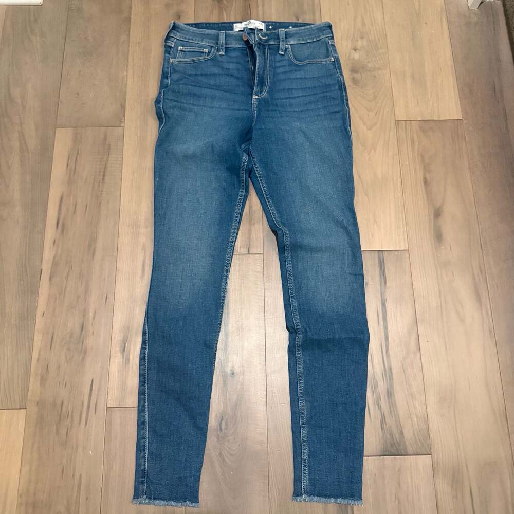 Hollister Curvy High-Rise Super Skinny Soft Stretch Jeans